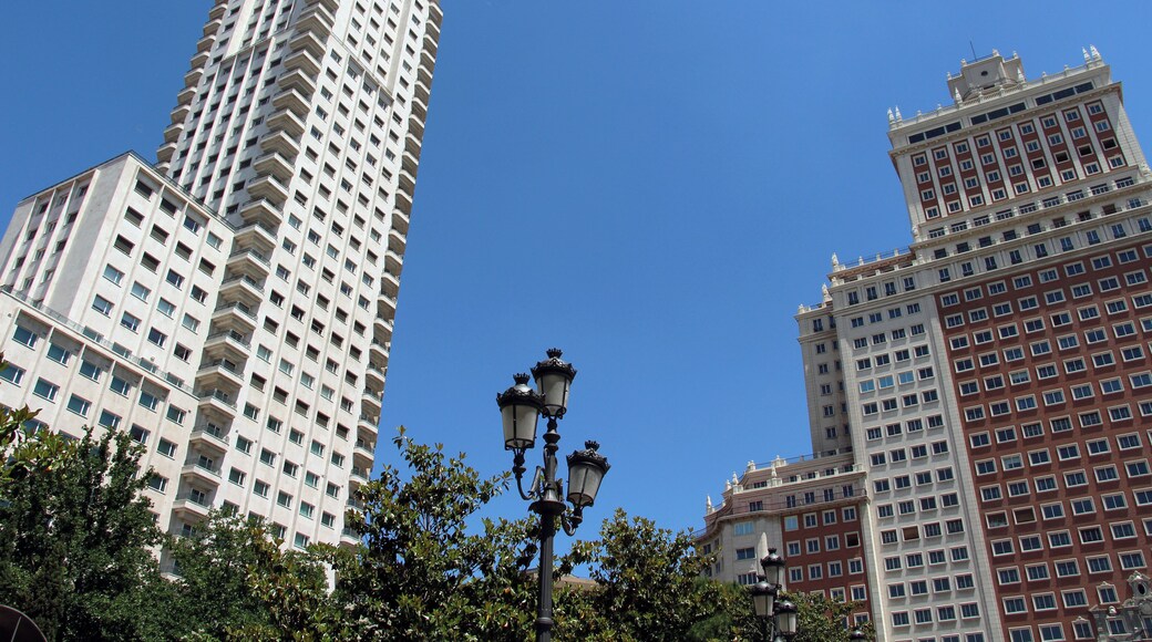 Argüelles | Plaza de España Torre de Madrid and Edificio España.