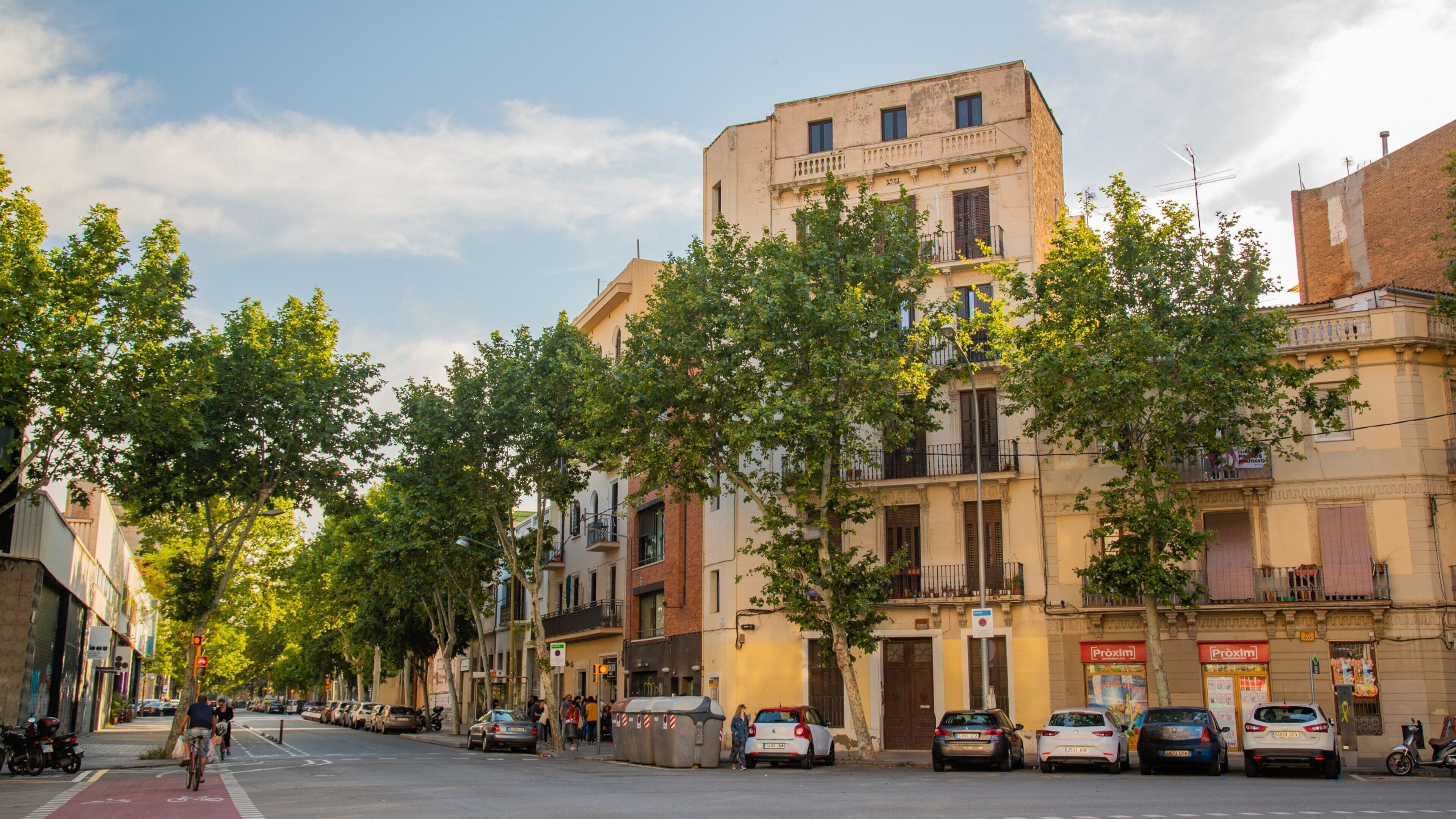 Poblenou showing a city