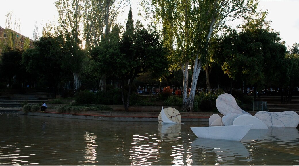 This is a photo of public art indexed in the cataloge Art Públic of Barcelona (Spain) under the code number