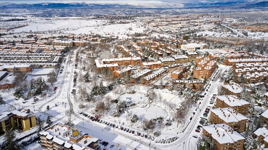 Heavy snowfall by storm Filomena in Las Rozas, Madrid