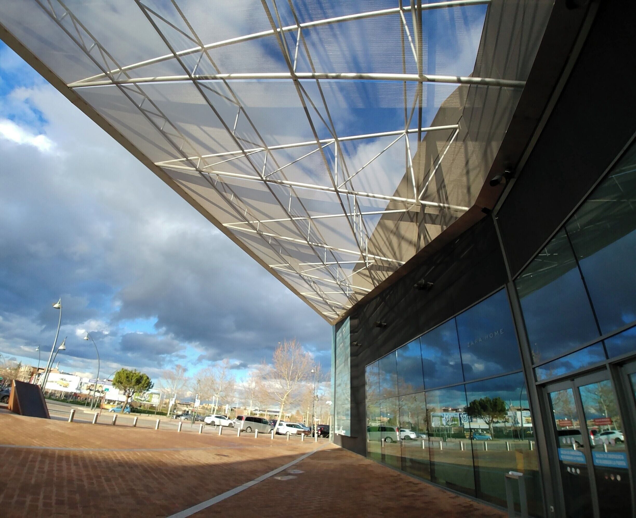 Cielo desde Zielo / Sky from Zielo mall.