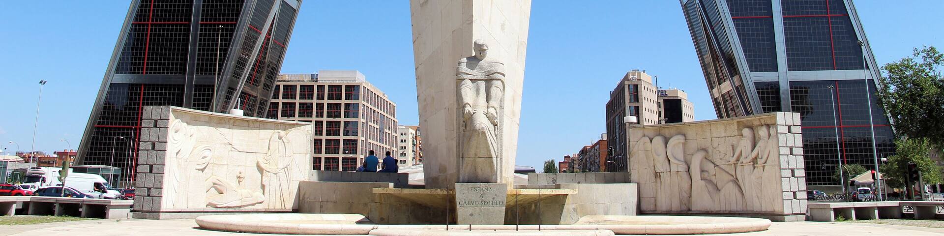 Tetuán/Chamartín | Plaza Castilla José Calvo Sotelo monument. Arch. Manuel Manzano-Monís y Mancebo, then his son Manuel Manzano-Monís y López-Chicheri Sculptor: Carlos Ferreira 1957-60 Torres KIO or Puerta de Europa Office towers. Arch. Philip Johnson and John Burgee 1989-96