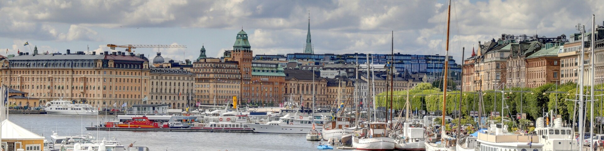 ile de Djurgarden et les quais de la ville de Stockholm en SuĂšde