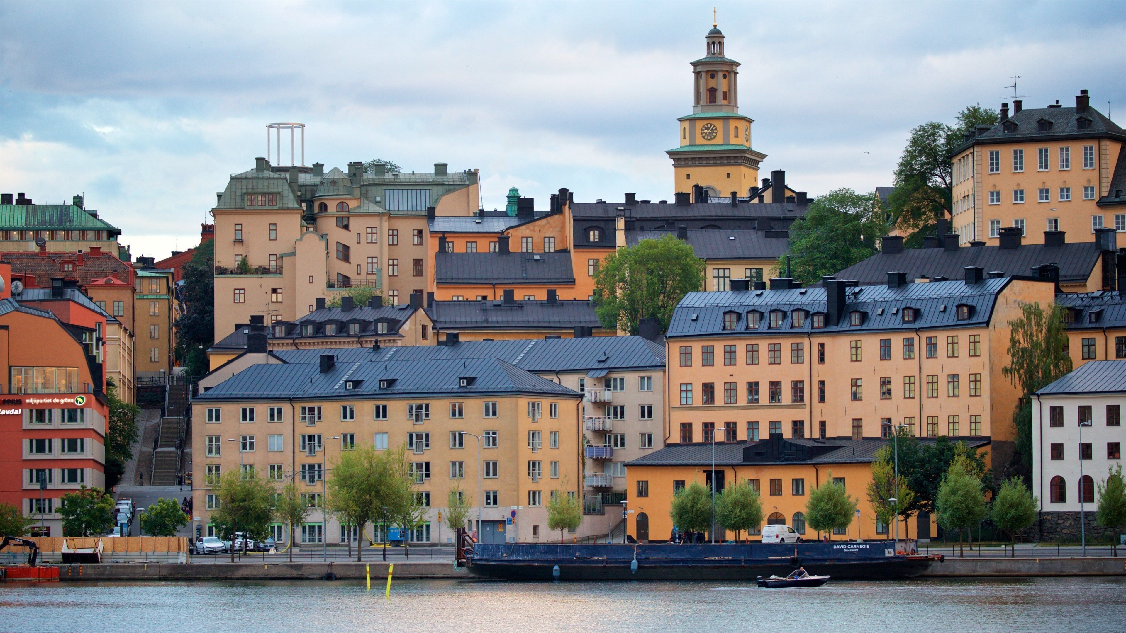 Sodermalm showing a city and a river or creek