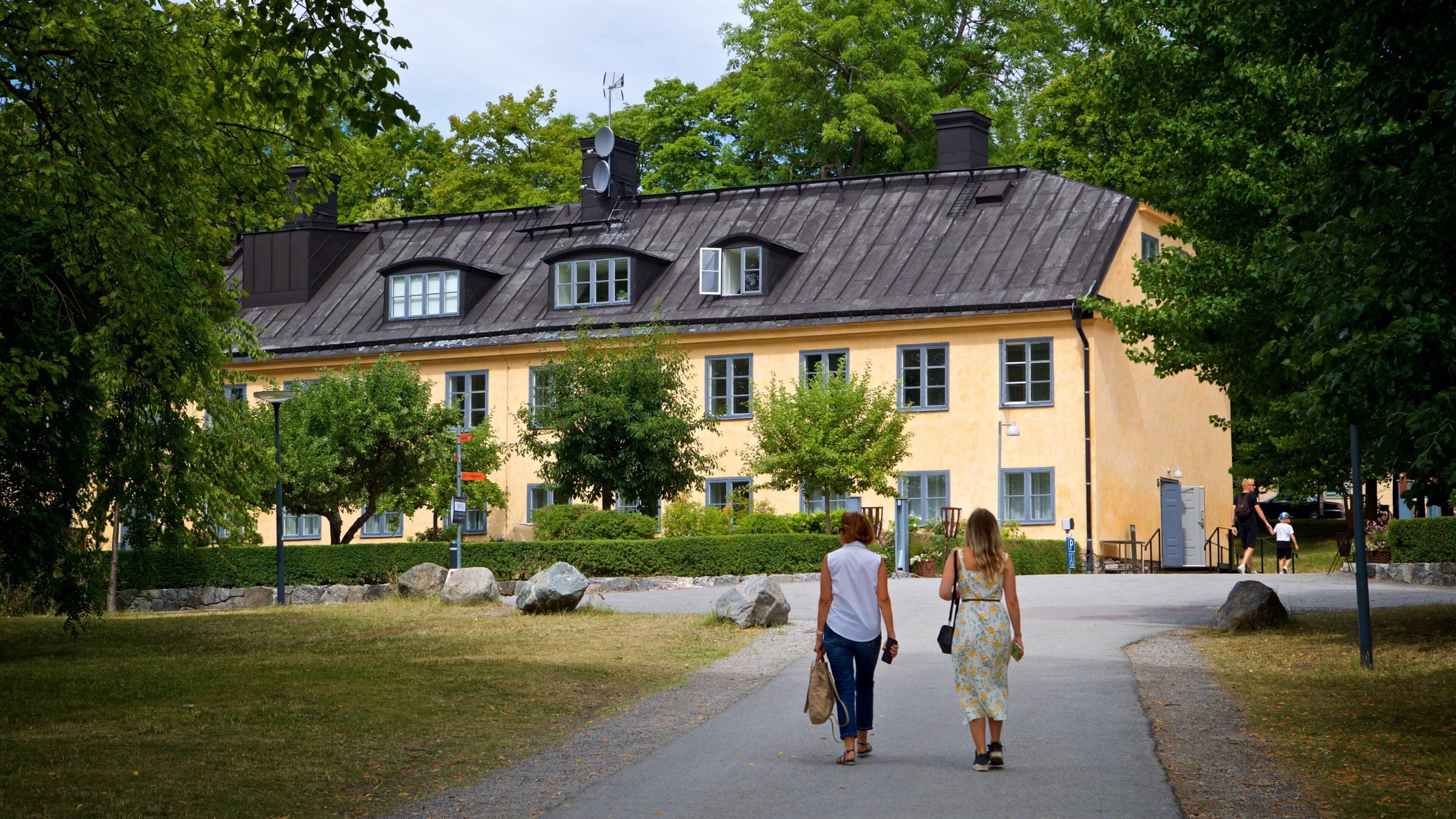 Skeppsholmen which includes a park as well as a couple