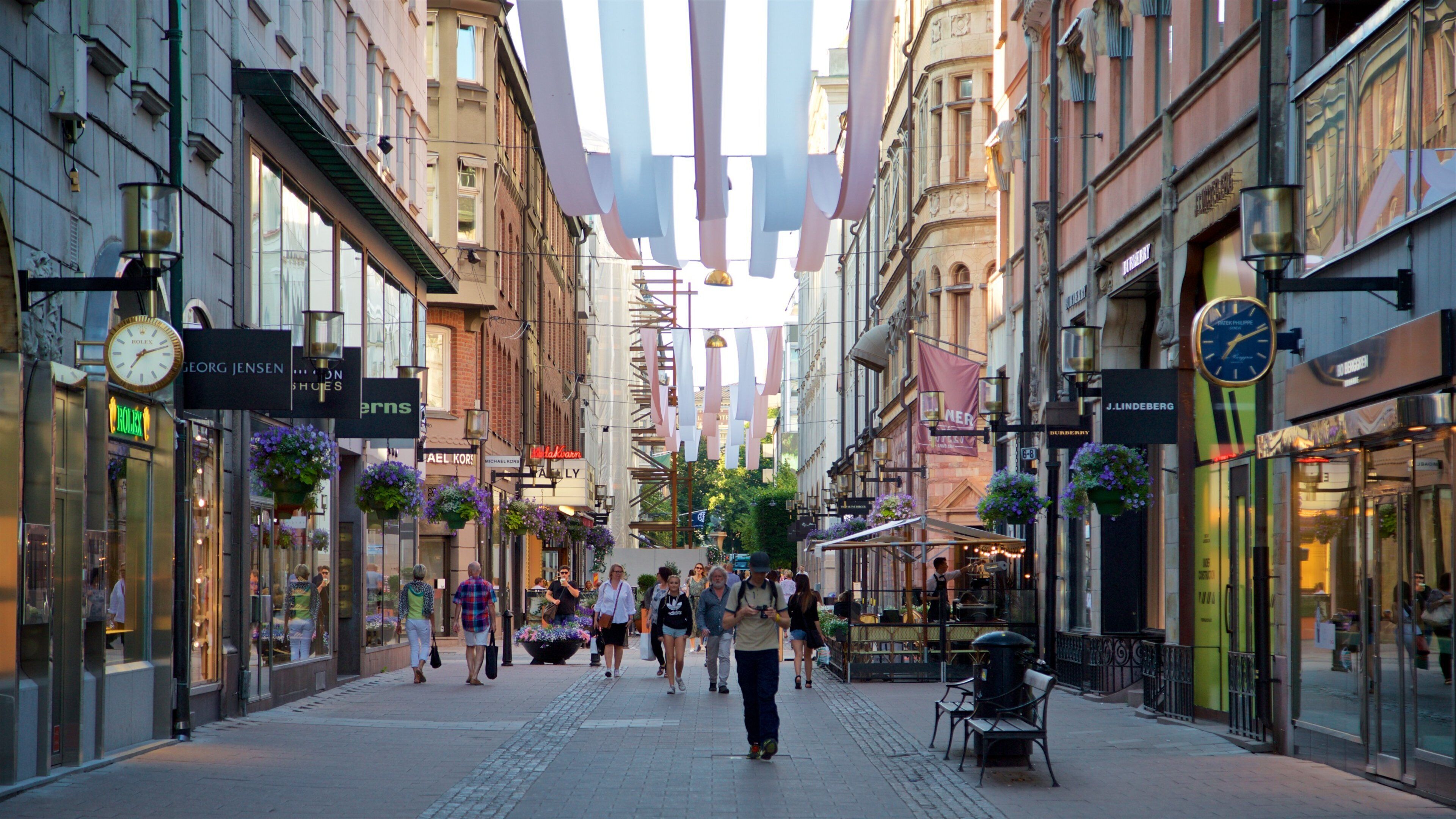 Norrmalm showing a city, city views and street scenes