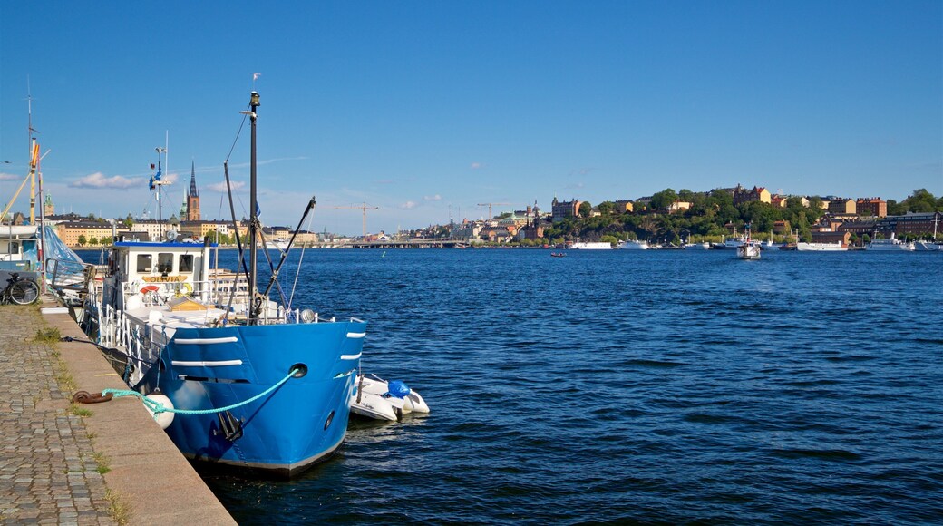 Kungsholmen which includes a bay or harbor