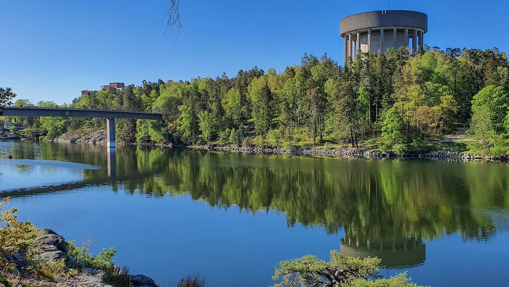 Water mirror