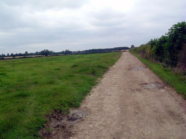 Track to Oundle wood Going northwest from Stoke Doyle