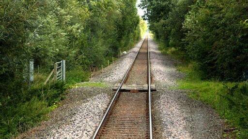 Farm crossing on the Oxford to Bicester line south of Wendlebury, Oxfordshire
