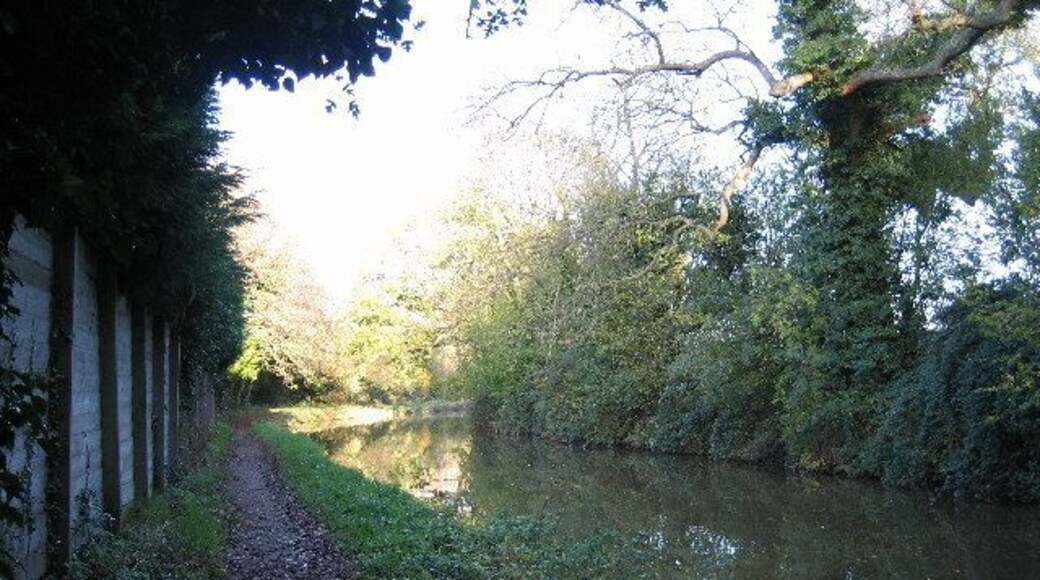 Oxford Canal looking north east.