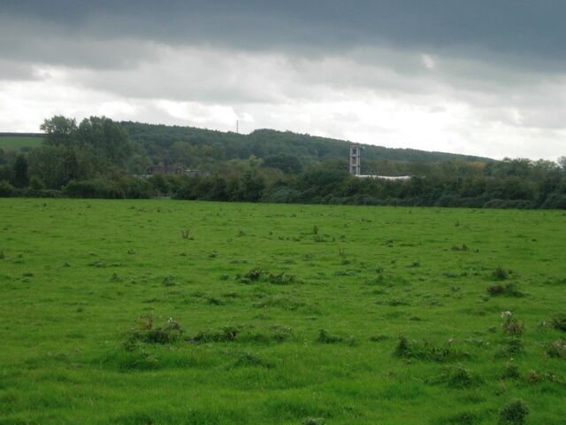 Arncott Fire Tower Taken from the footpath near the River Ray looking back towards Arncott. The Beckley TV mast is just visible in the distance.