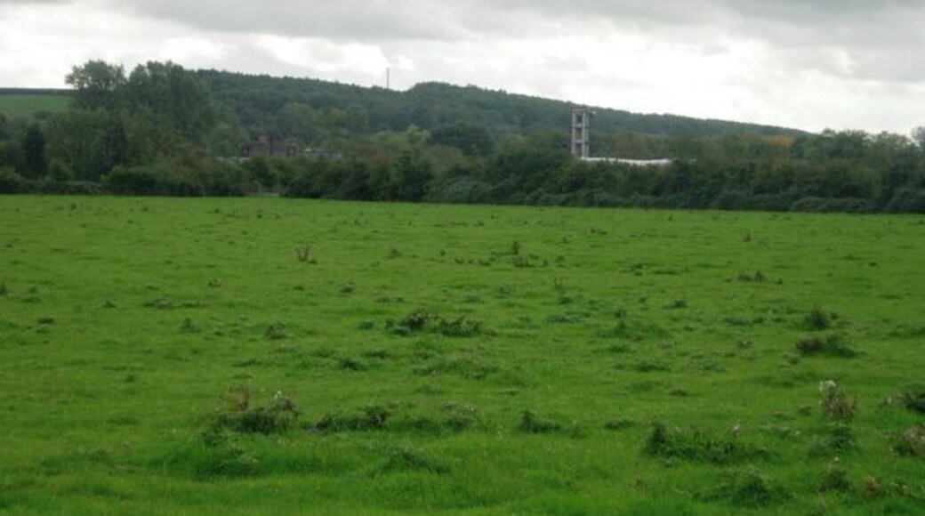 Arncott Fire Tower Taken from the footpath near the River Ray looking back towards Arncott. The Beckley TV mast is just visible in the distance.