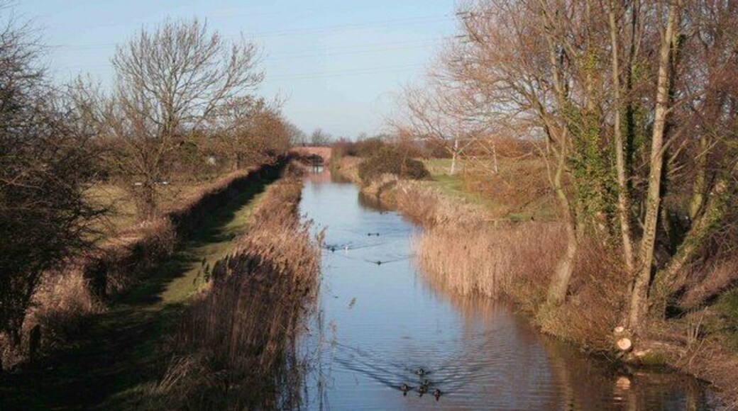 Chesterfield Canal The view from the road bridge by the Gate Inn. Ducks are swimming towards the Inn.