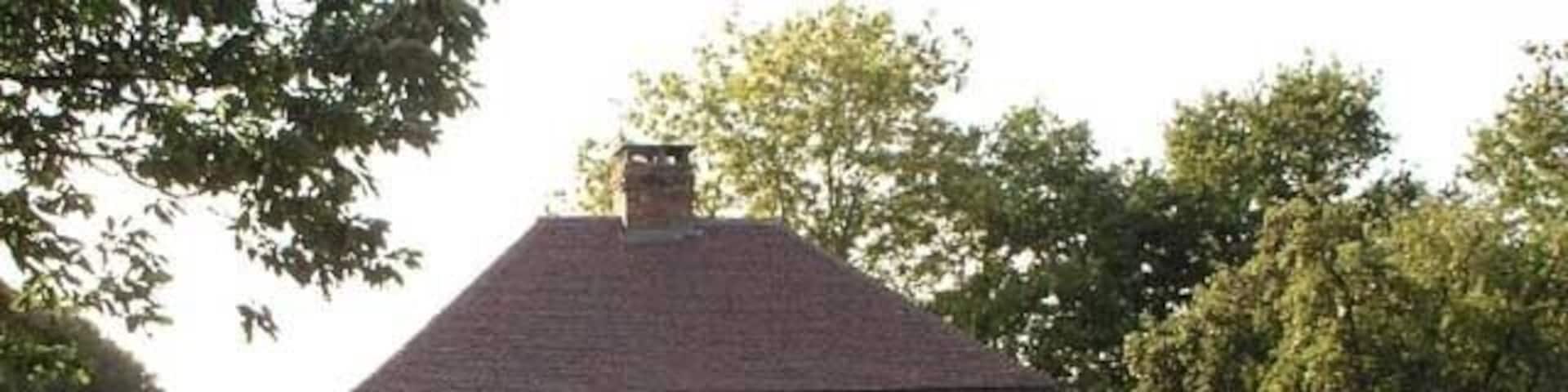 Whitings Cottage, Bolney Chapel Road. Near Footpath 23eBo.