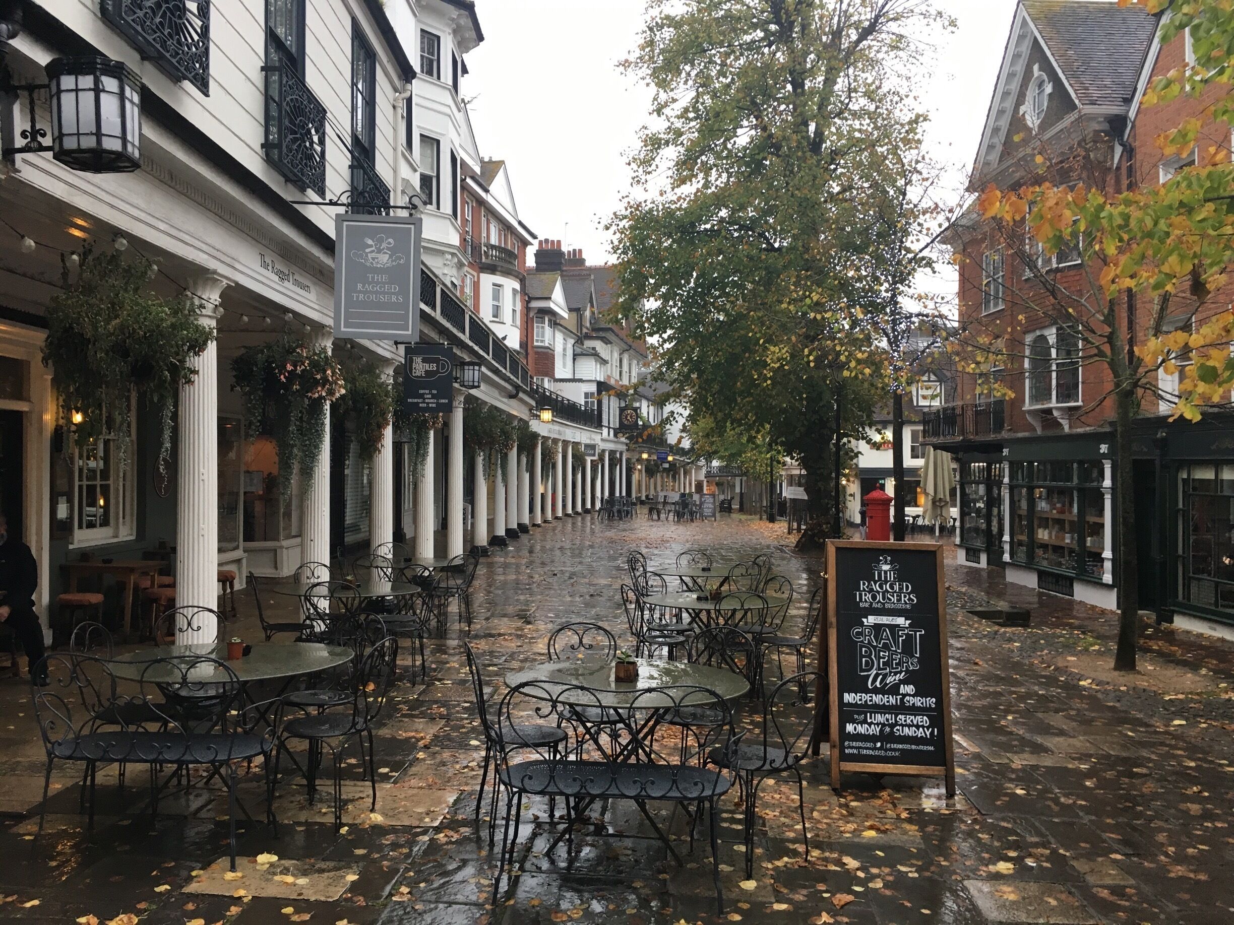 Wet Sunday October afternoon scares the tourists and locals away