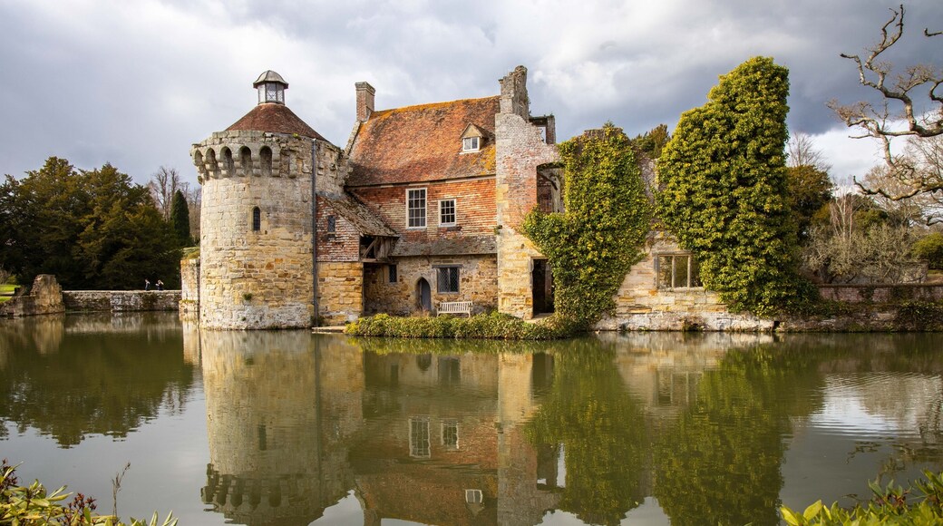 Had a great day at Scotney Castle in Kent . Canon Eosr and 24-105 R lens.