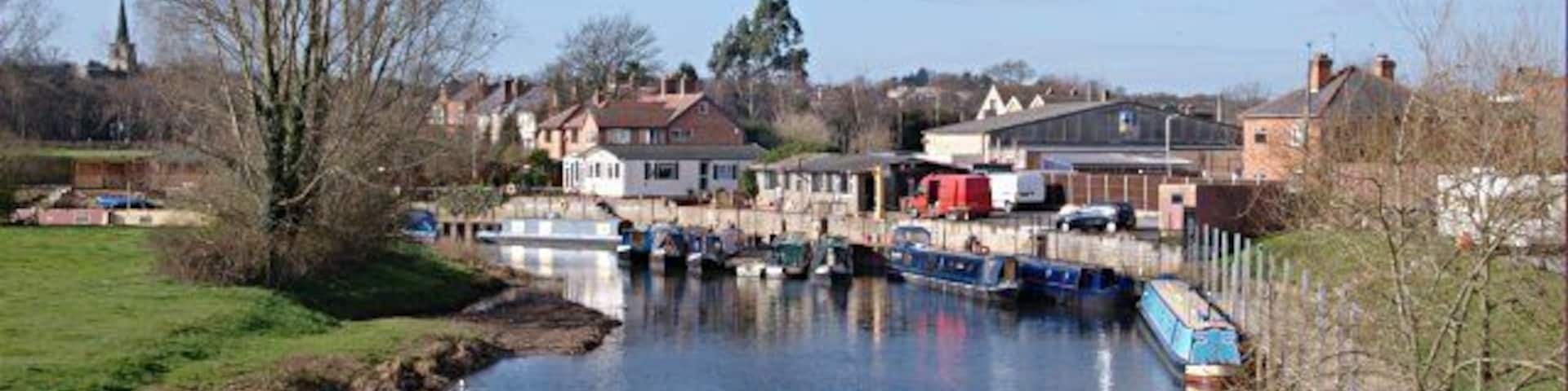 Moorings on the River Soar at Kegworth Note the flood moorings to the left. Boats can remain safely tied-up even with severe flooding.