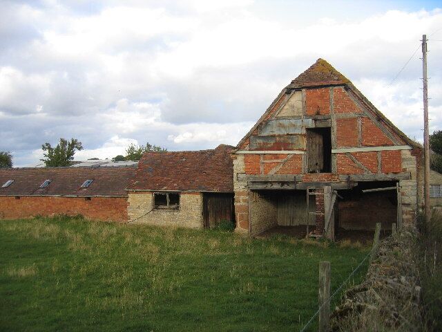 Dilapidated Barn, Billesley Manor Farm. Ripe for conversion. In fact ripe in more ways than one because despite the rundown appearance, the two stalls on the right contain evidence of recent use by livestock!