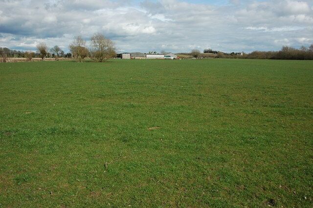 Farmland near Sandfield Lane The farm beyond the field is on Sandfield Lane, Sedgeberrow, however, it is not on the OS map.