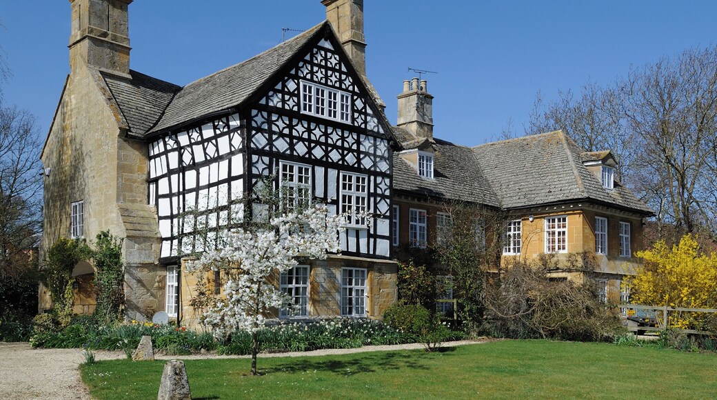 The Old Rectory in Dumbleton village (Cotswolds)