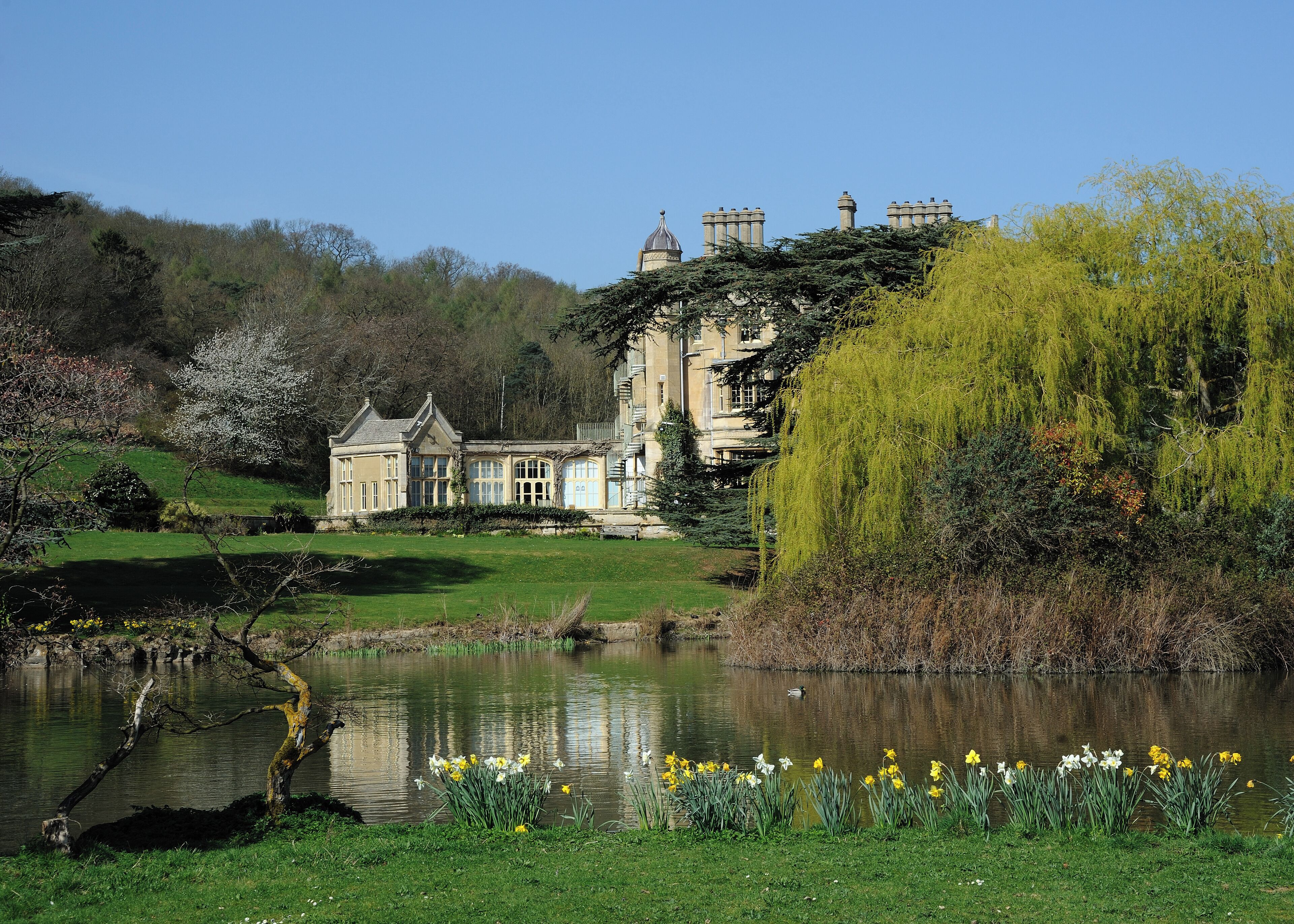 Dumbleton Hall was built mid 19th century using Cotswold stone, and became home to the Eyres family.