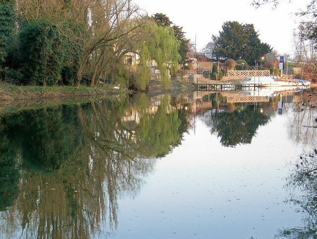 The Bridge Inn and River Avon