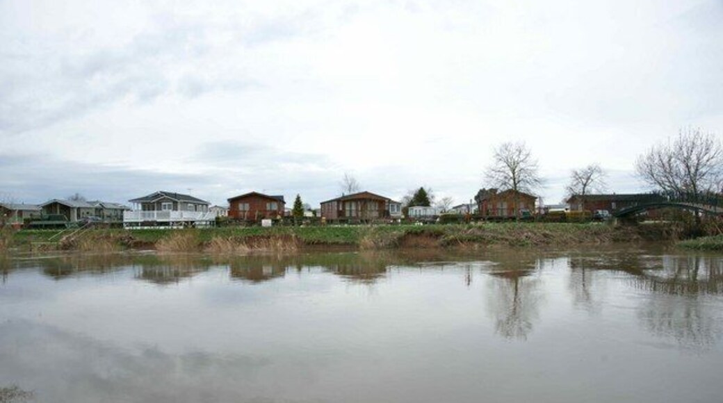 Caravan park Abbott's Salford caravan park seen from the Cleeve Prior bank of the Avon.