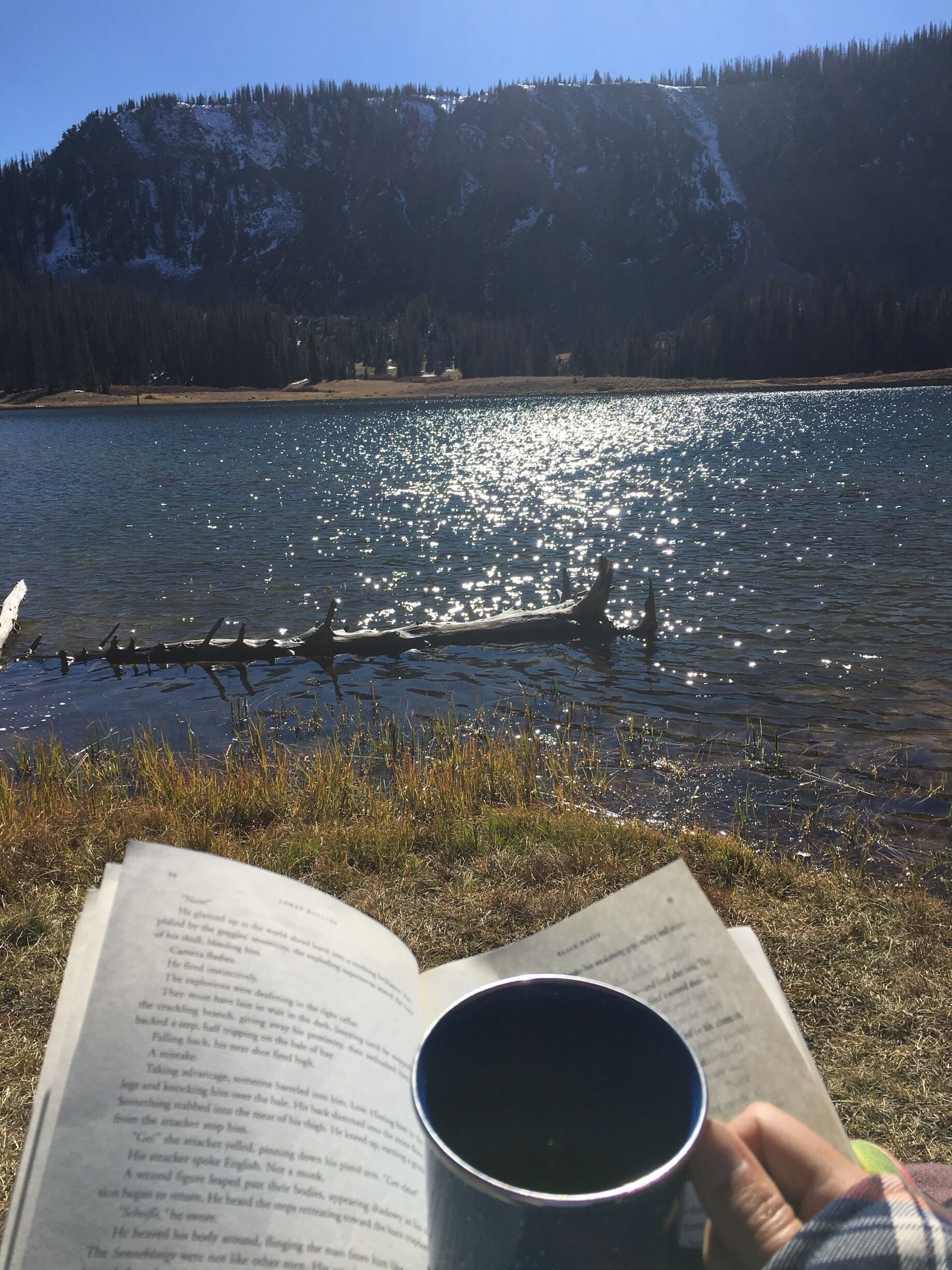 There's something cool about having the entire lake to ourselves for dispersed camping. Incredible 360 views.🏕🏔