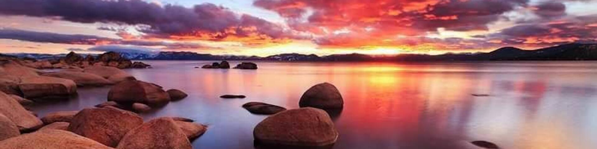 Sunsets like this are very common in the Eastern Sierras. The high elevation makes blazing skies a reality. #troveon #waterlust