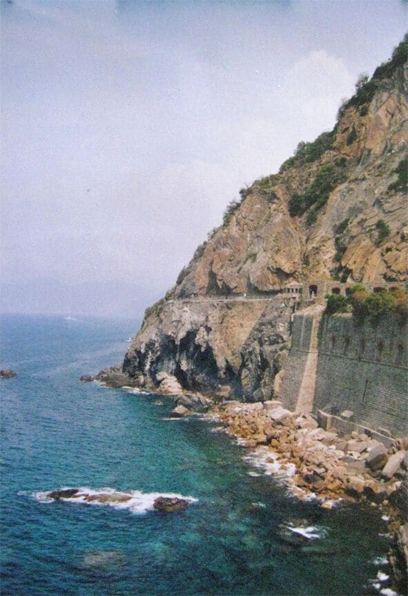 Hiking the Via Dell'Amore in Cinque Terre. #beach
