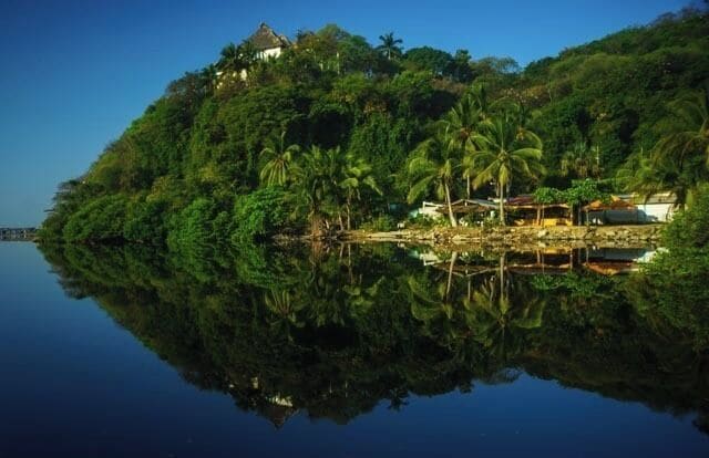 Laguna negra 
# Above all travel
