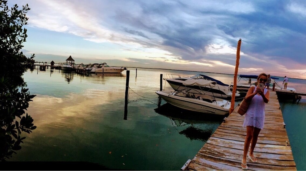 Hermosa Laguna Nichupte de agua Salada y color hermosas