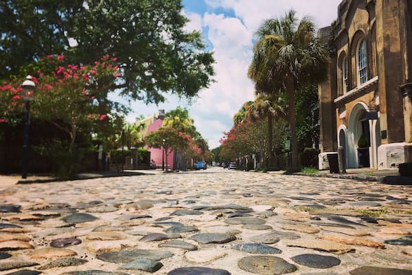 Walking tour around Charleston