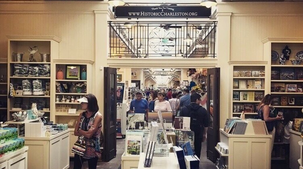 Old city market. Fun place to walk around and buy souvenirs.