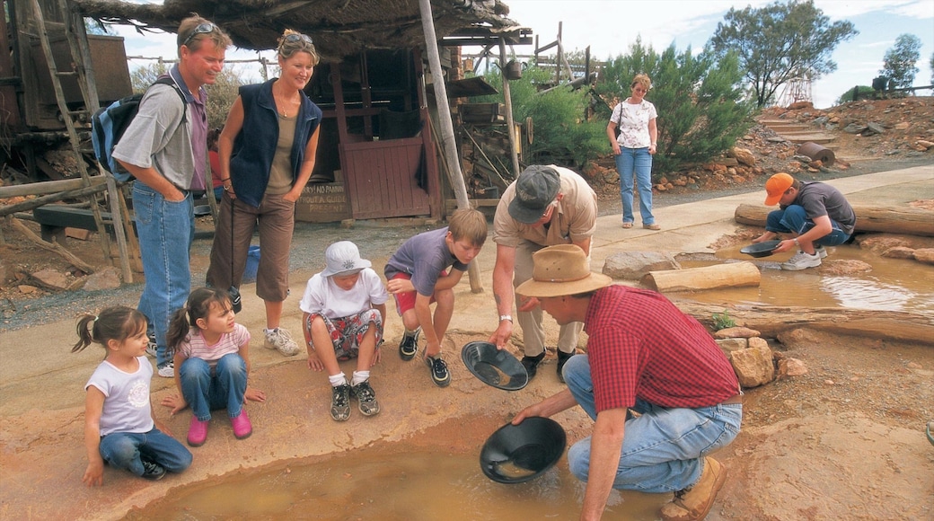 Kalgoorlie - Boulder which includes tranquil scenes as well as children