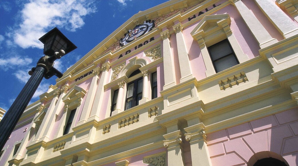 Kalgoorlie - Boulder featuring a city