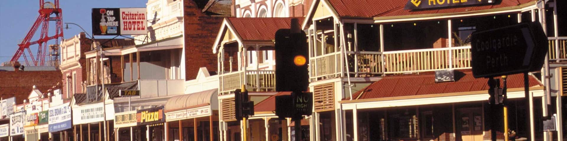 Kalgoorlie - Boulder which includes a hotel, street scenes and heritage architecture