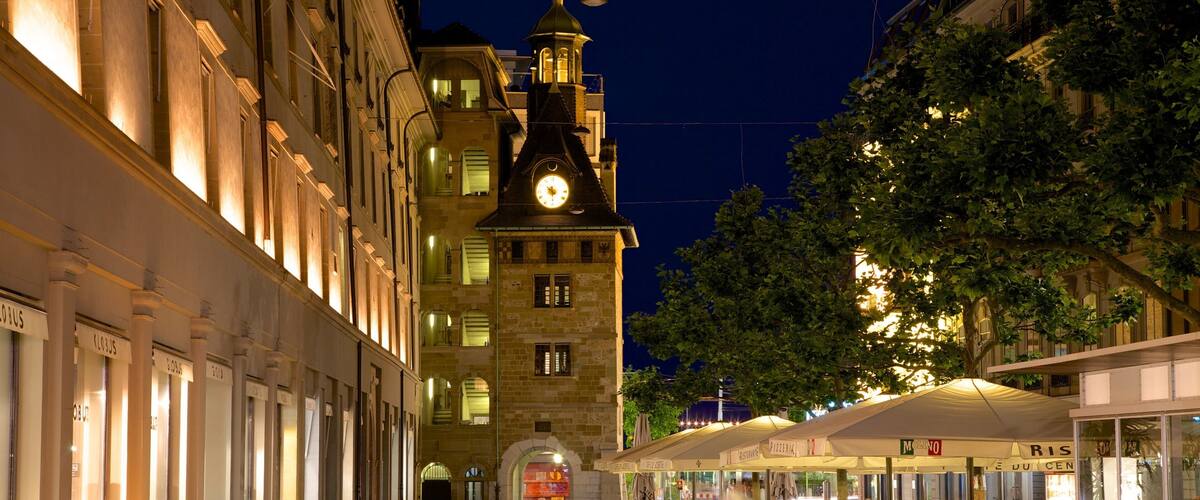 Geneva showing street scenes, dining out and nightlife