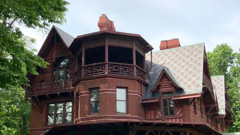 Visiting museums you always learn something. That is exactly true. I finally know that Mark Twain is Mr. Samuel Clemens’s pen name when I took a trip to Marl Twin’s museum.#trove