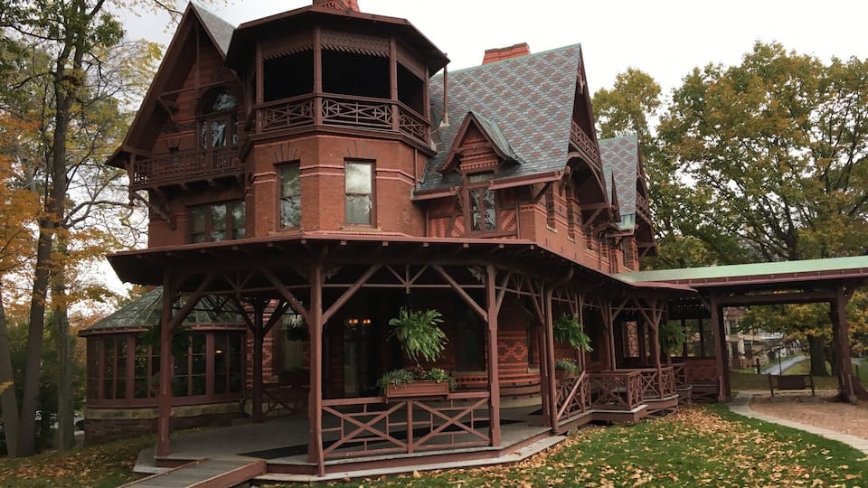 Had a wonderful visit at the Mark Twain House and Museum in Hartford, Connecticut.
It is the only private residence decorating Louis Comfort Tiffany. Twain wrote Tom Sawyer and Huckleberry Finn in upstairs Billiard Room. Twain's writings captivated the American public attention for several decades and his writings are great representation of issues in America in post Civil War to early 20th century.
