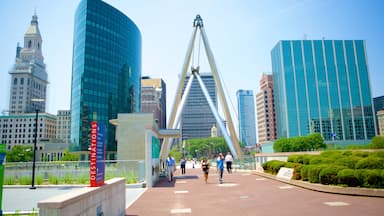 Hartford que incluye una ciudad y distrito financiero central