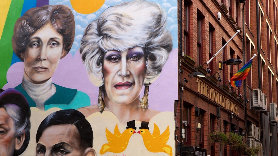 Manchester featuring outdoor art