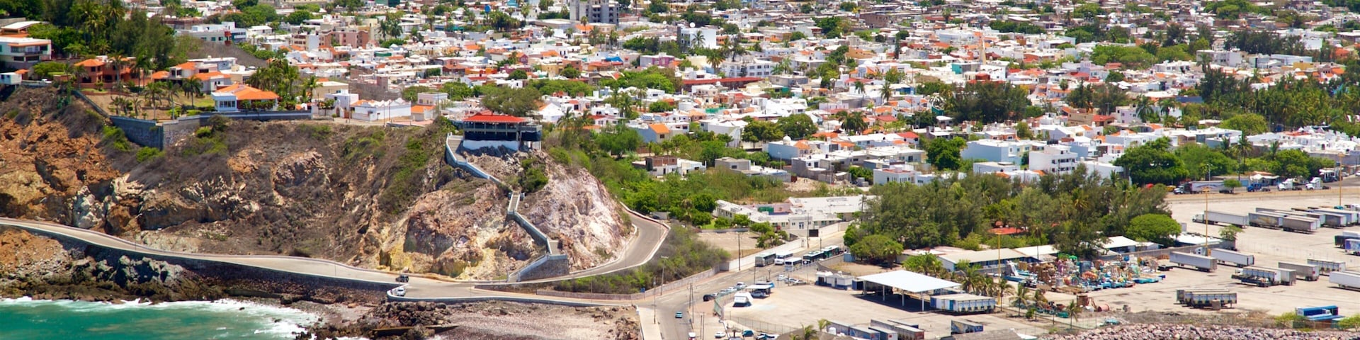 Mazatlan que inclui paisagens litorâneas, uma cidade e paisagem