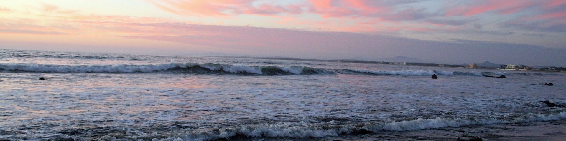 Pastel sunsets in Mazatlan Mexico.
#GoldenHour
#waterlust