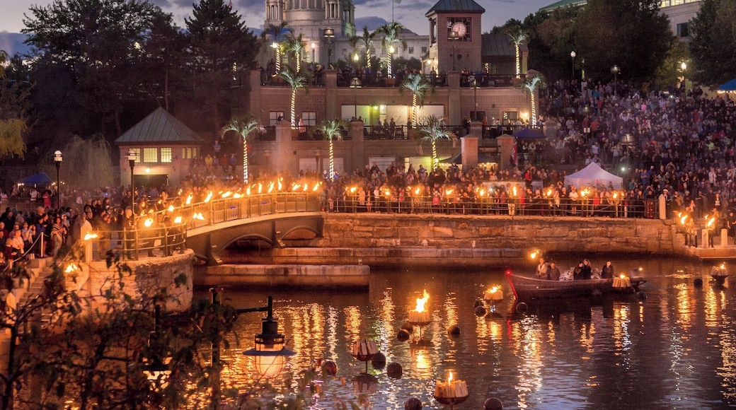 The Rhode Island Department of Education recognized the Rhode Island Teacher of the Year as well as 75 additional distinguished Rhode Island educators at the WaterFire festivities. Each educator was honored by being in a torch lit procession to the lighting of the fire ritual. In the background is the state house.
#TroveOnTuesday