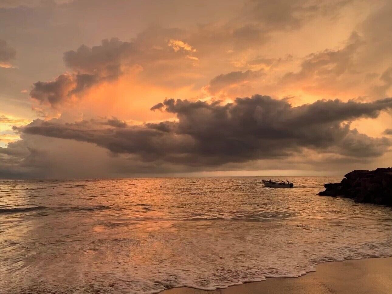 Sunset in Puerto Vallarta 
#adventure #sunset #beachsunset #mexico
