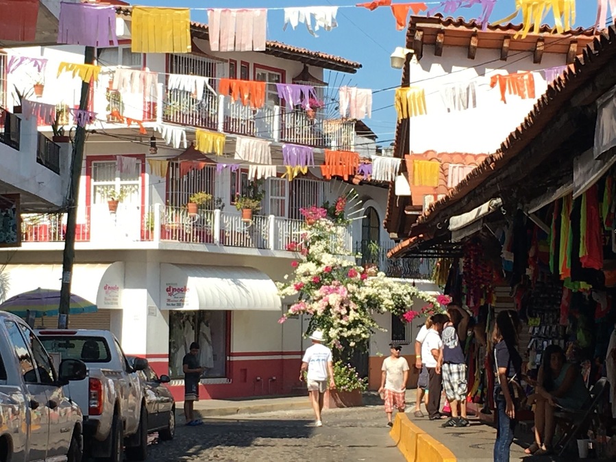 Always amazed how little crazy stuff in life can enrich a culture. This place offers almost anything you want to buy in Mexico. You can find all the "T" here: Tequilas, tacos, tourists, toys, treasures, traveling accessories, and O, time shares!!