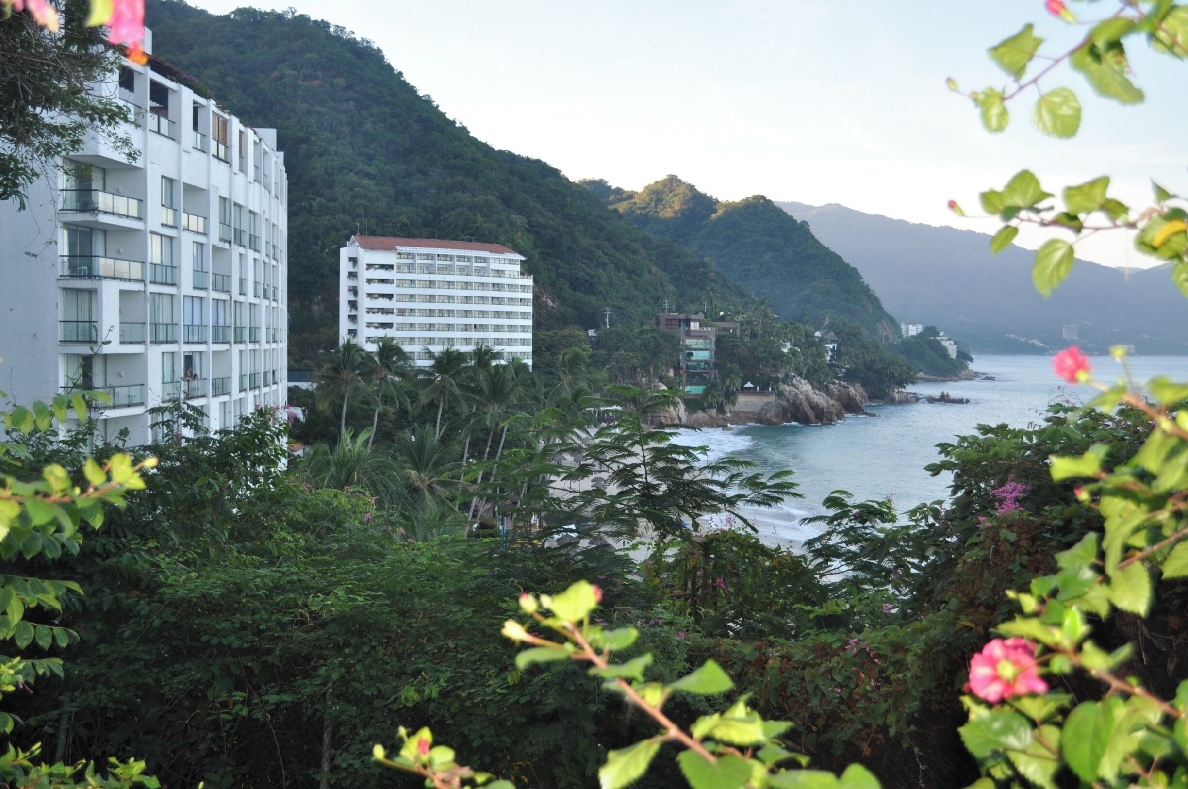 The lovely Dreams Hotel Puerto Vallarta before it got bought out by the Hyatt. I wonder what it looks like now.....