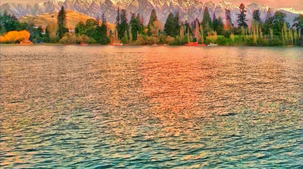 Magical colours of a Queenstown sunset